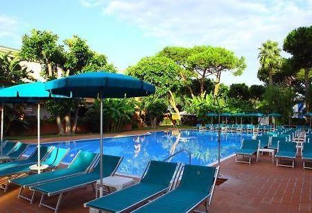 איסקיה Grand Hotel Delle Terme Re Ferdinando מראה חיצוני תמונה