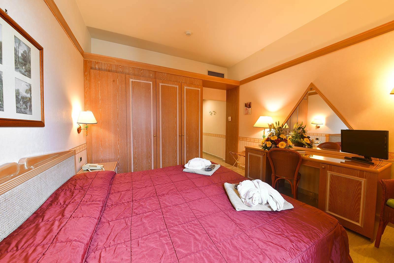 איסקיה Grand Hotel Delle Terme Re Ferdinando מראה חיצוני תמונה